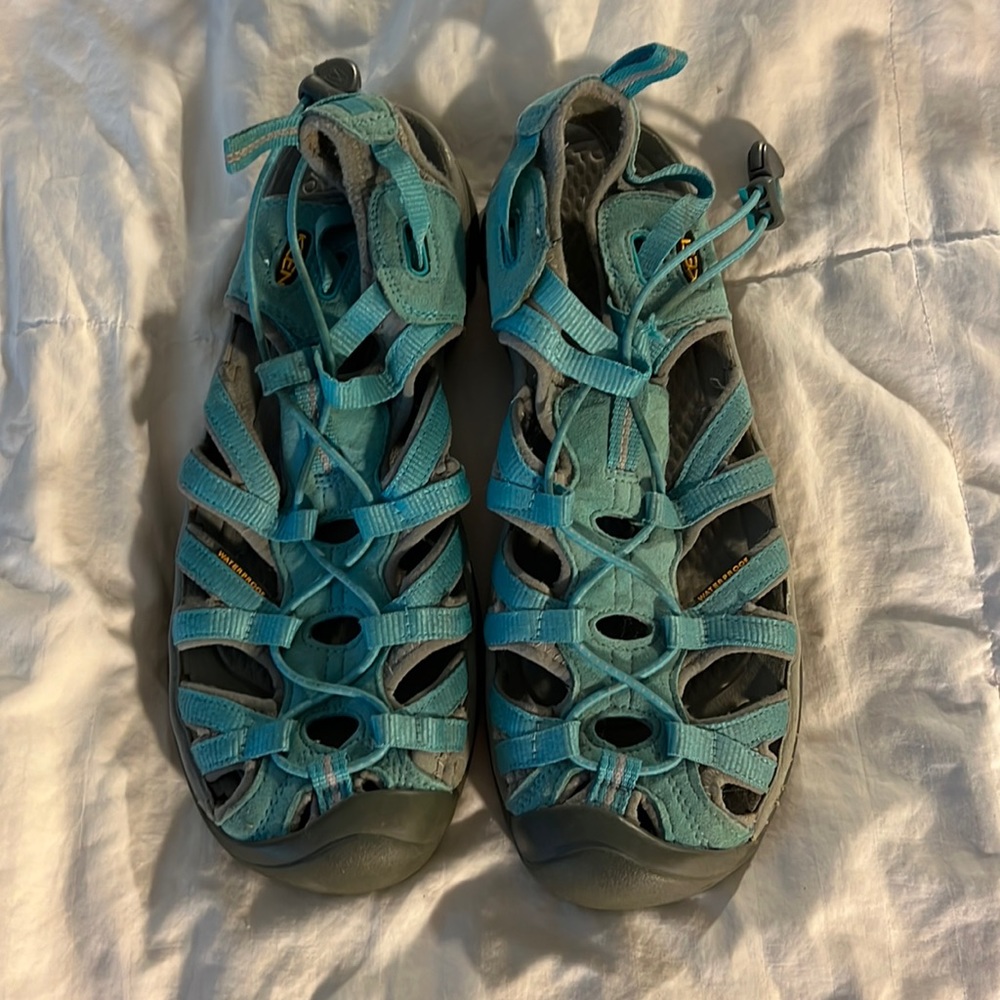 Lovingly worn turquoise/teal Keen sandals size 10.5 great for hiking/water